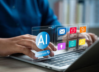 Principiante nel mercato crypto che esplora i fondamenti del trading automatizzato con IA